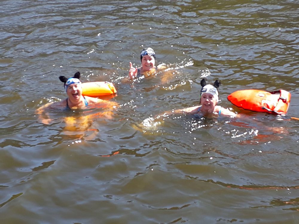 Nieuwjaarsduik 2025 in de Kattensloot Westerpark